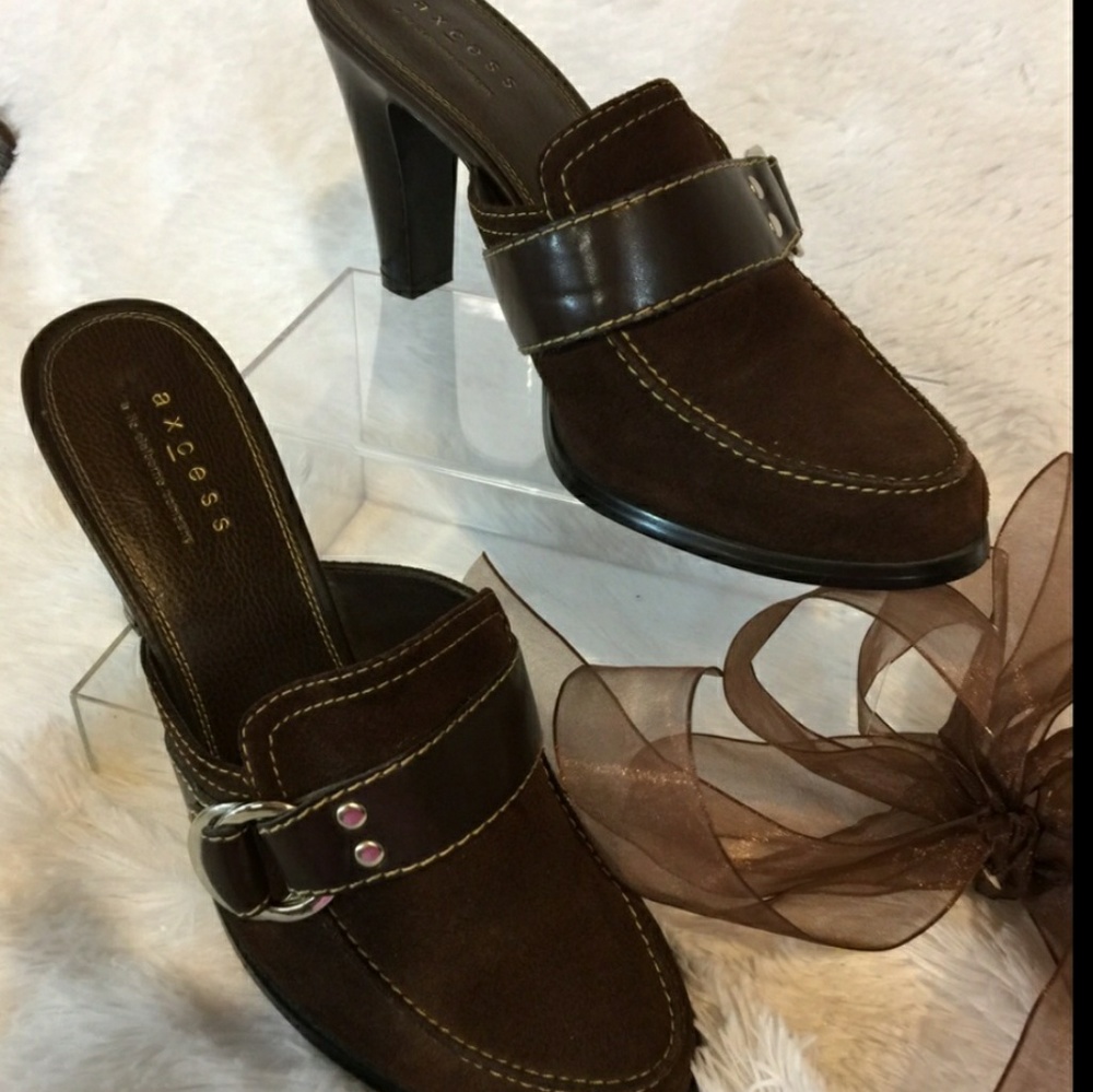 Brown suede and leather mules - Picture 3 of 6